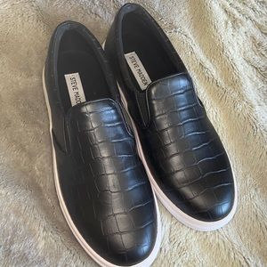 NWOT Steve Madden flats